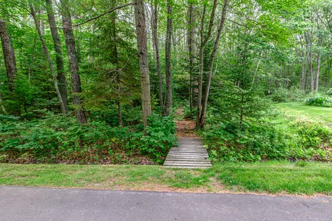 13 Hawthorn Circle Scarborough ME 04074
