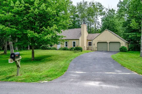 13 Hawthorn Circle Scarborough ME 04074