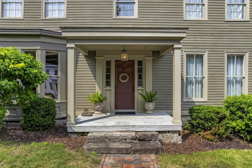 54 Federal Street Wiscasset ME 04578
