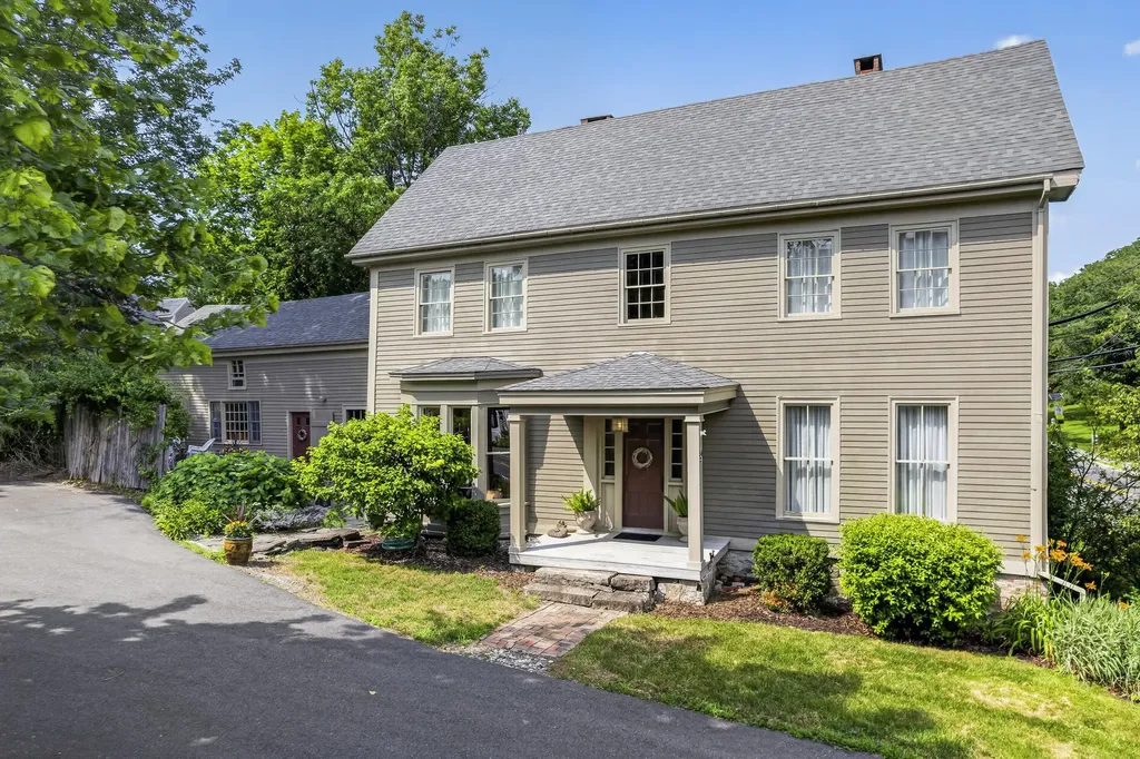 54 Federal Street Wiscasset ME 04578