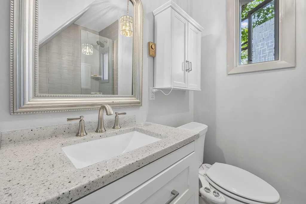 54 Federal Street Wiscasset ME 04578