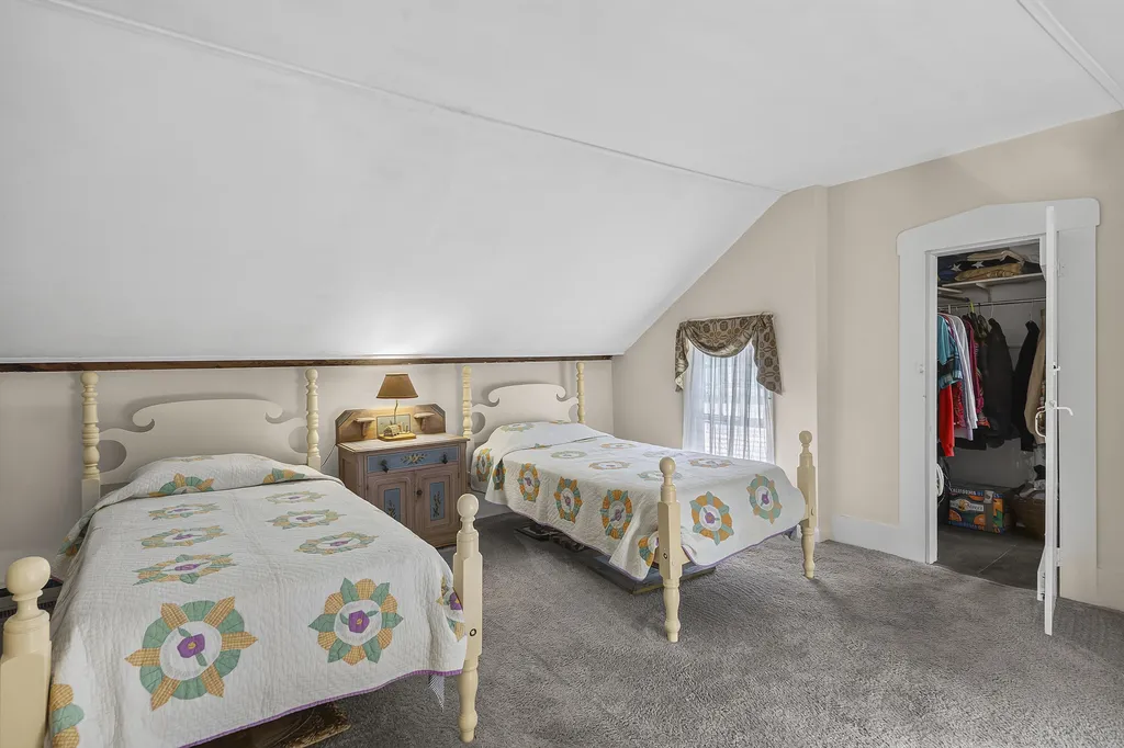 54 Federal Street Wiscasset ME 04578