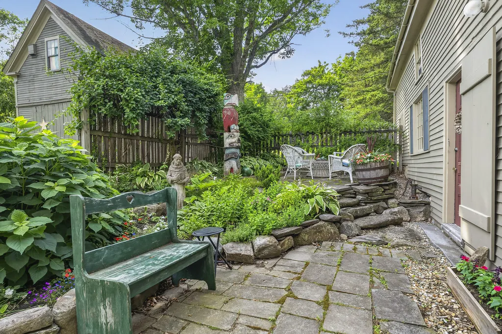 54 Federal Street Wiscasset ME 04578