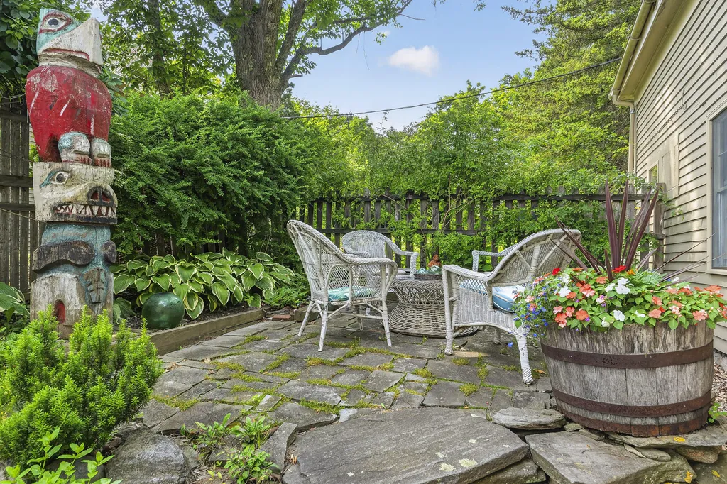 54 Federal Street Wiscasset ME 04578