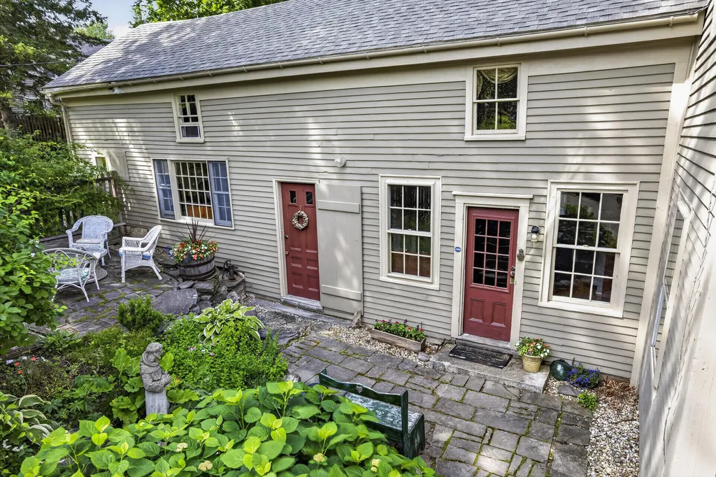 54 Federal Street Wiscasset ME 04578