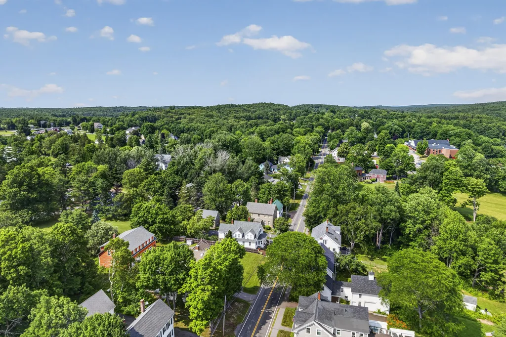 54 Federal Street Wiscasset ME 04578