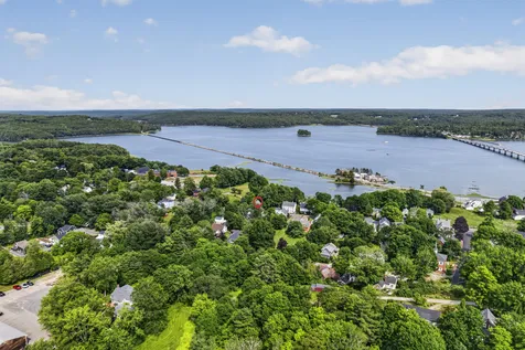54 Federal Street Wiscasset ME 04578