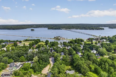 54 Federal Street Wiscasset ME 04578