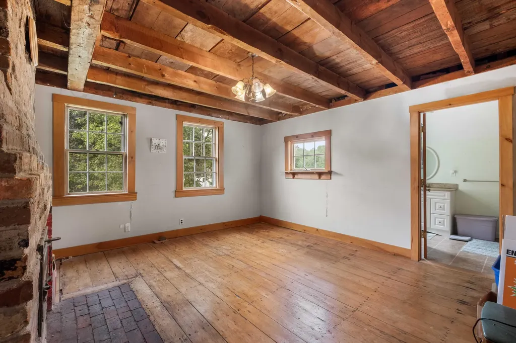 131 Dennett Road Kittery ME 03904