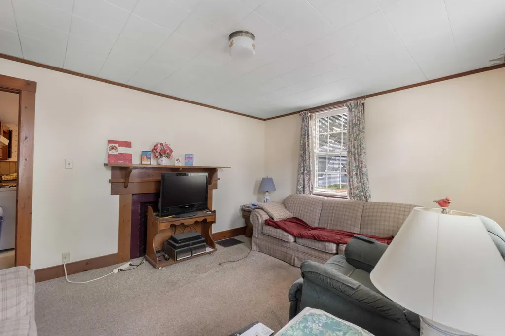 131 Dennett Road Kittery ME 03904