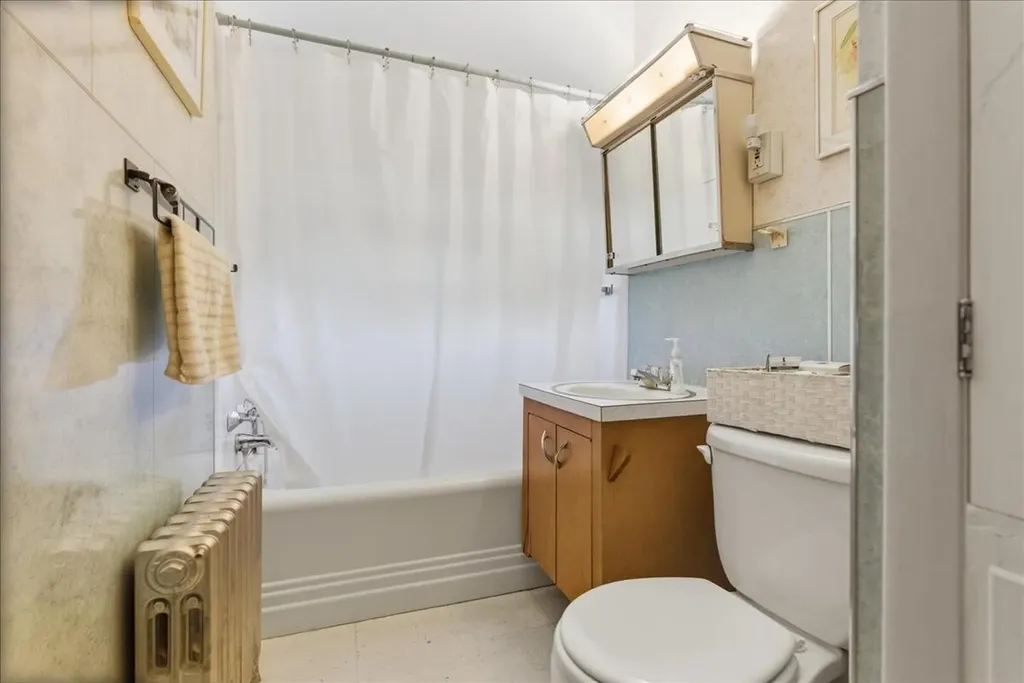 24 Demi Circle Lewiston ME 04240