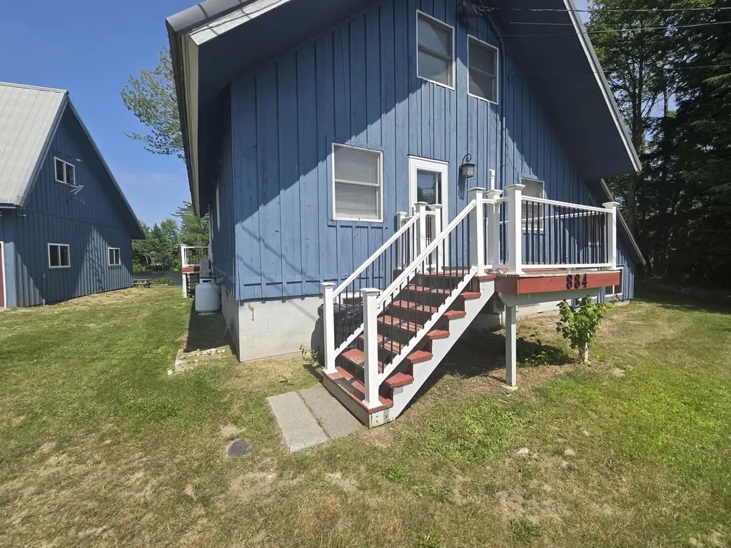 884 Transalpine Road Lincoln ME 04457