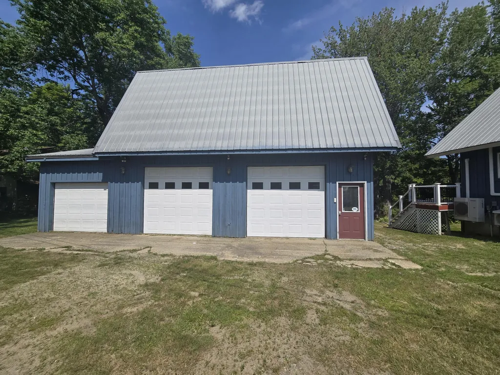 884 Transalpine Road Lincoln ME 04457