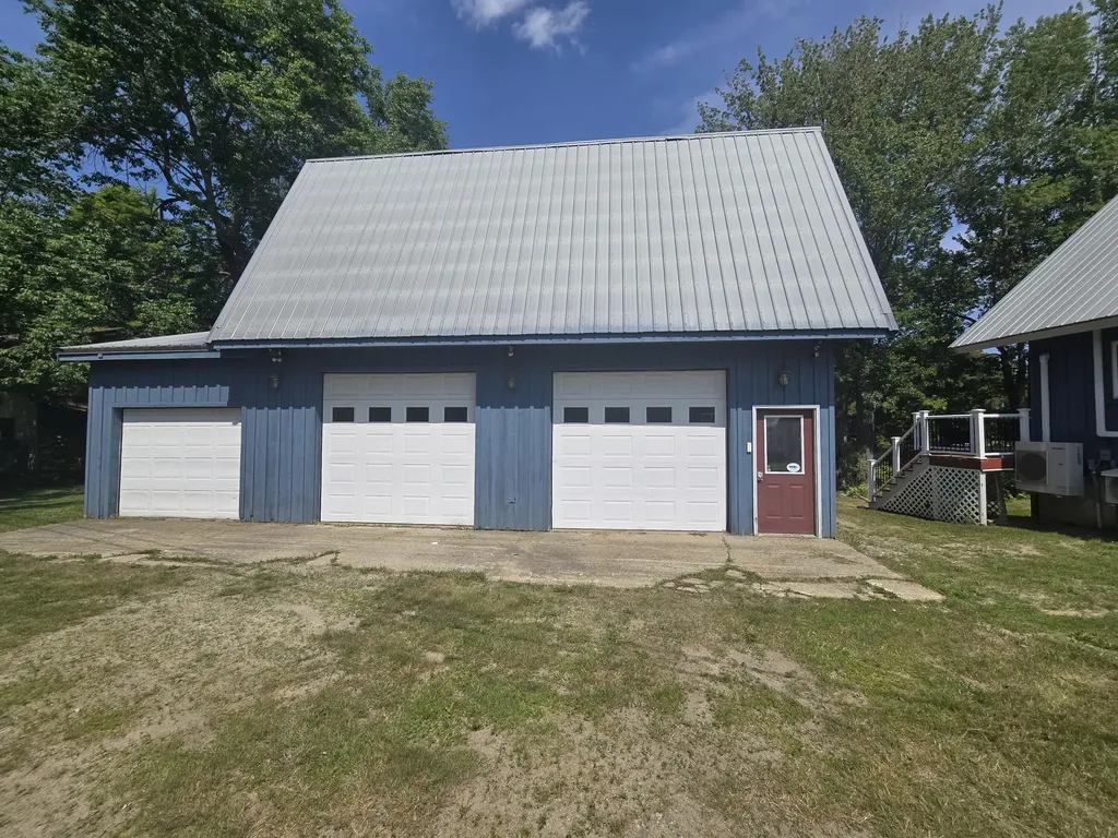 884 Transalpine Road Lincoln ME 04457