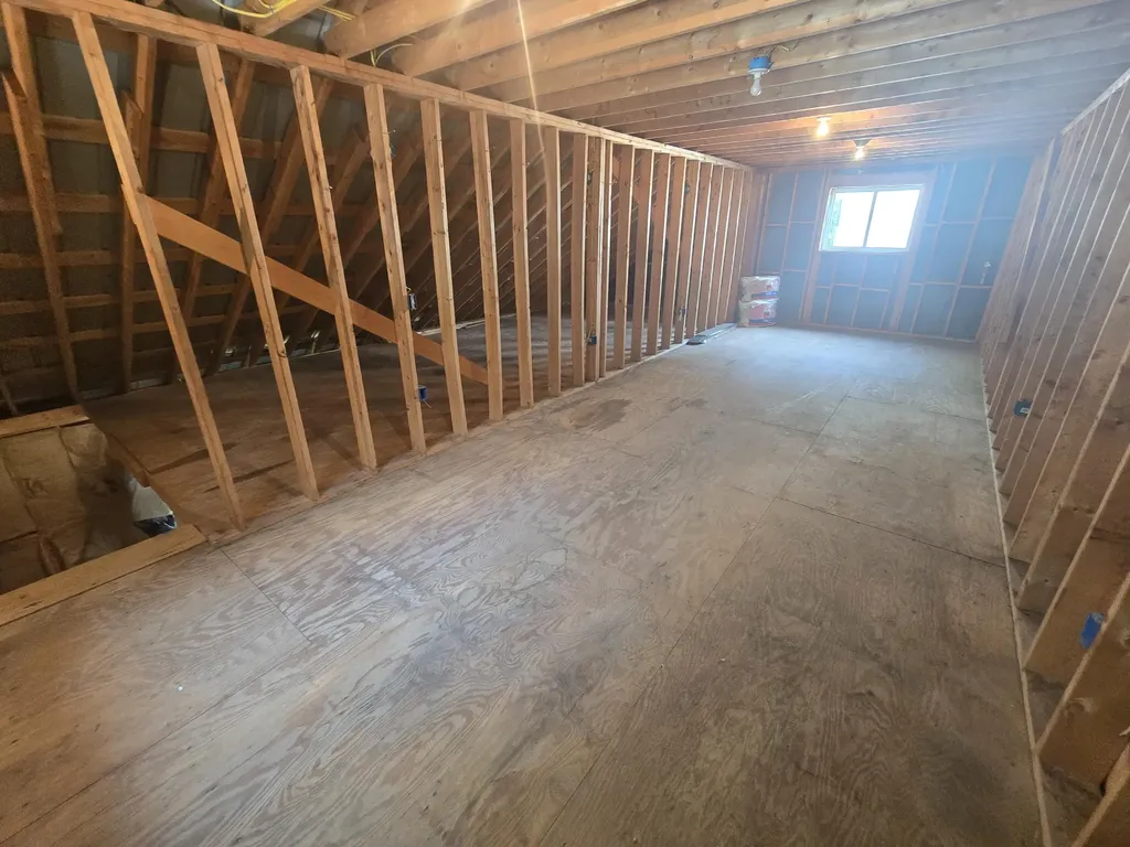 884 Transalpine Road Lincoln ME 04457