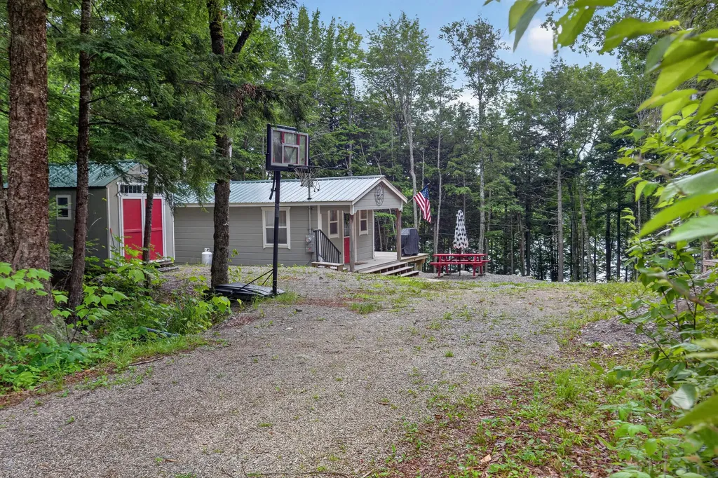 1750 Houston Road Lincoln ME 04457