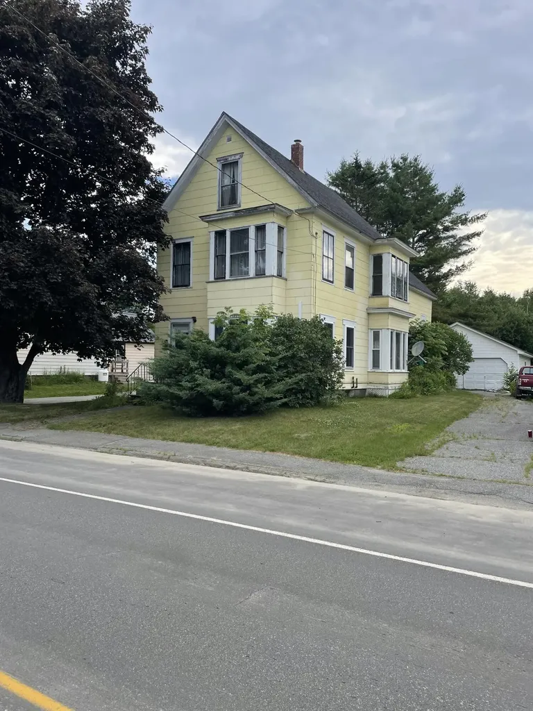 233 Madawaska Avenue Pittsfield ME 04967