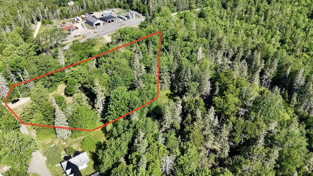 4 Mccauley Lane Deer Isle ME 04627