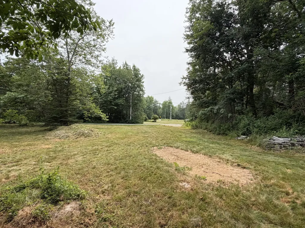 4 Mccauley Lane Deer Isle ME 04627