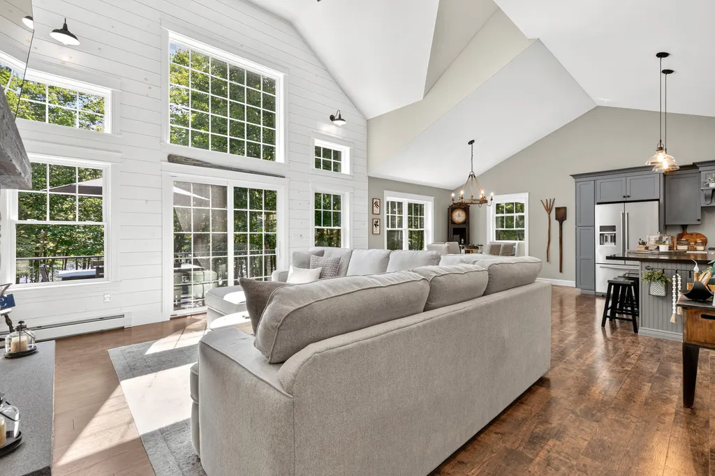 71 Alderberry Bay Drive Naples ME 04055