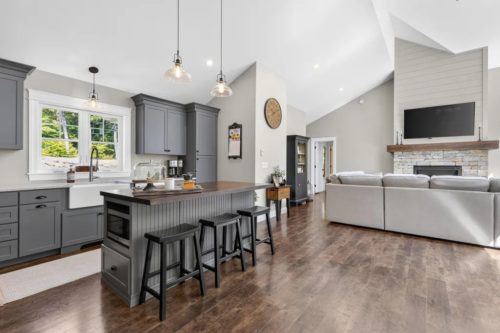 71 Alderberry Bay Drive Naples ME 04055
