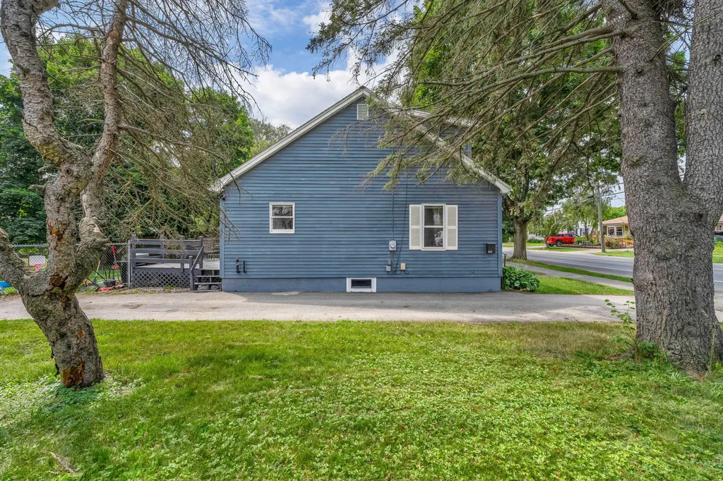 385 Essex Street Bangor ME 04401