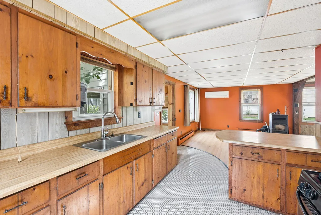 8 Vigue Street Waterville ME 04901