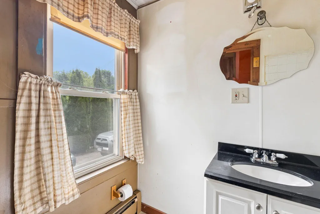 8 Vigue Street Waterville ME 04901