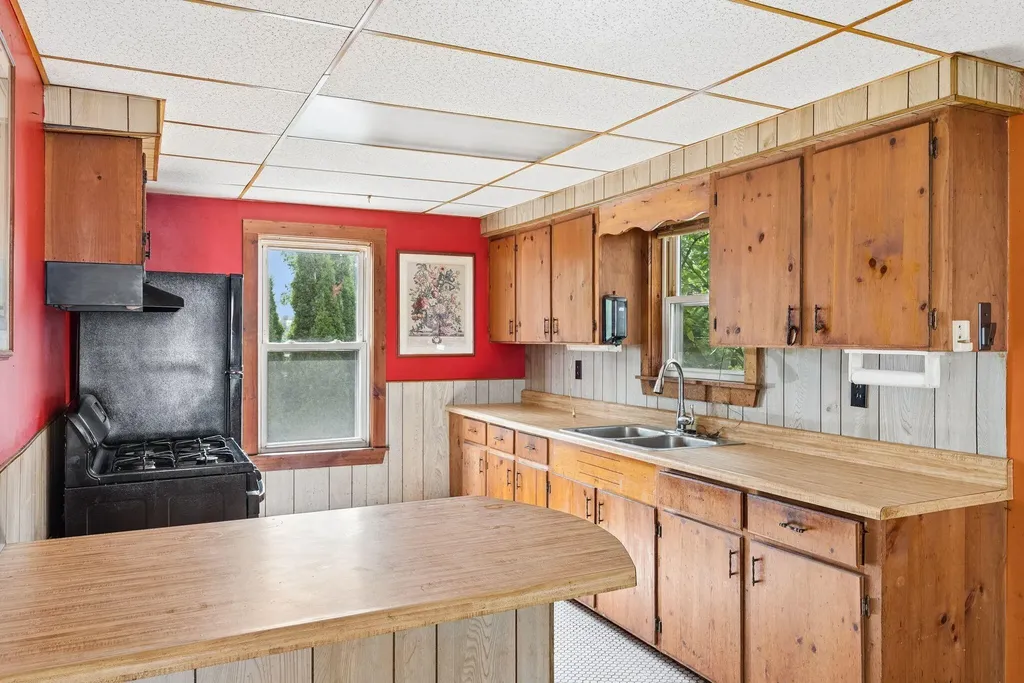 8 Vigue Street Waterville ME 04901