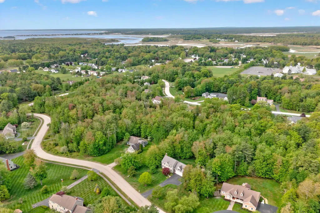 15 Bornheimer Place Scarborough ME 04074