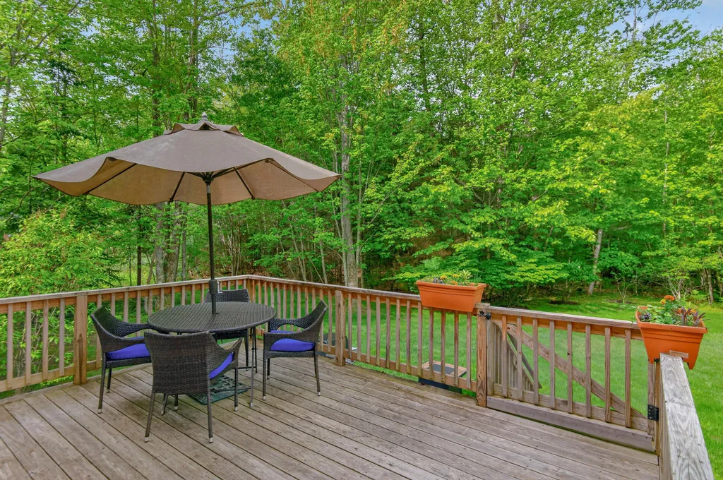 15 Bornheimer Place Scarborough ME 04074