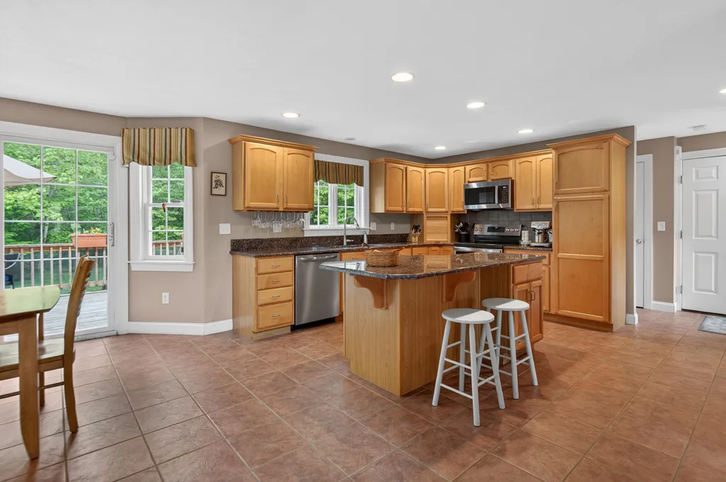15 Bornheimer Place Scarborough ME 04074