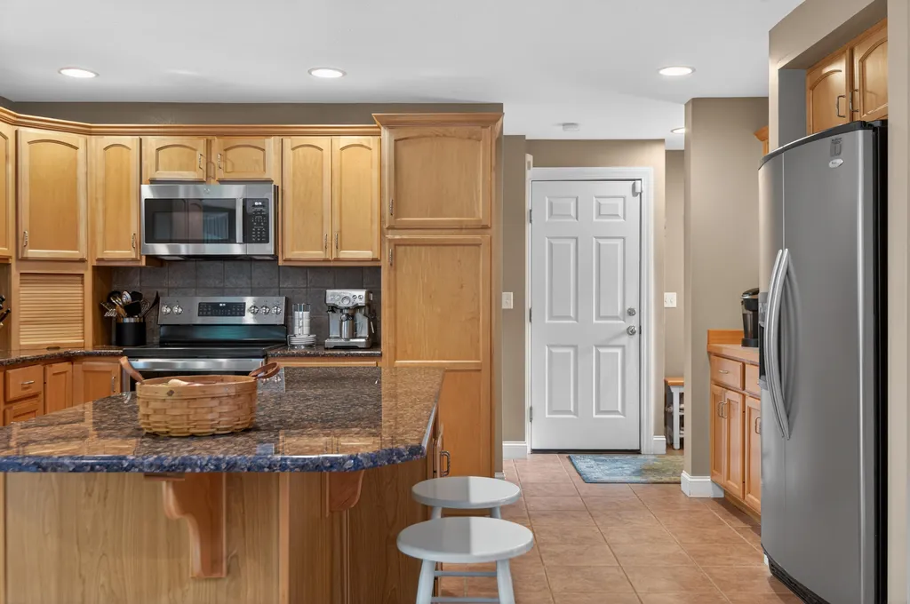 15 Bornheimer Place Scarborough ME 04074
