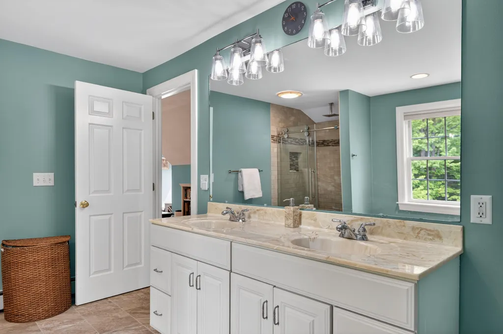 15 Bornheimer Place Scarborough ME 04074