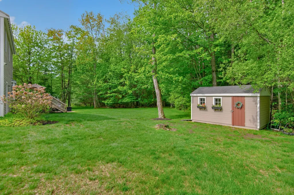 15 Bornheimer Place Scarborough ME 04074