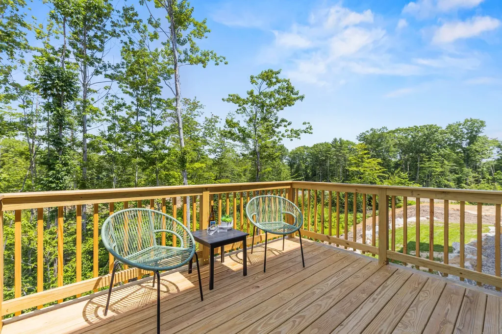 46 Woodbrey Lane Standish ME 04084