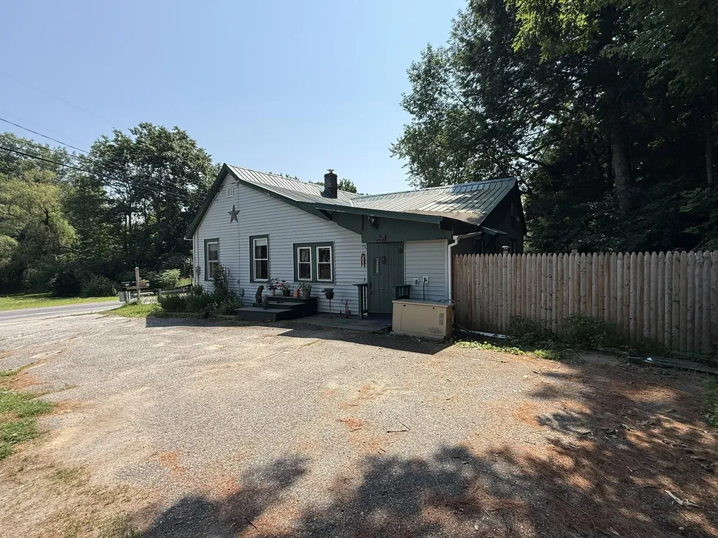 1777 Riverside Drive Auburn ME 04210