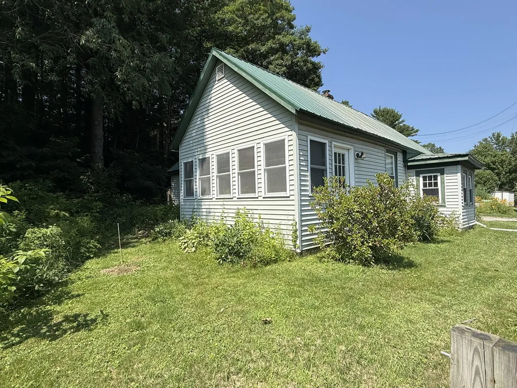 1777 Riverside Drive Auburn ME 04210