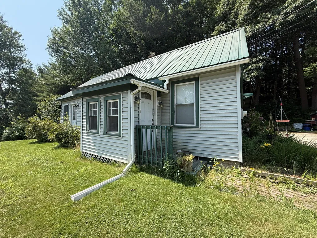 1777 Riverside Drive Auburn ME 04210