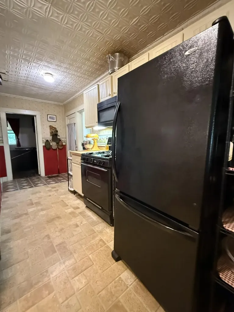 1777 Riverside Drive Auburn ME 04210