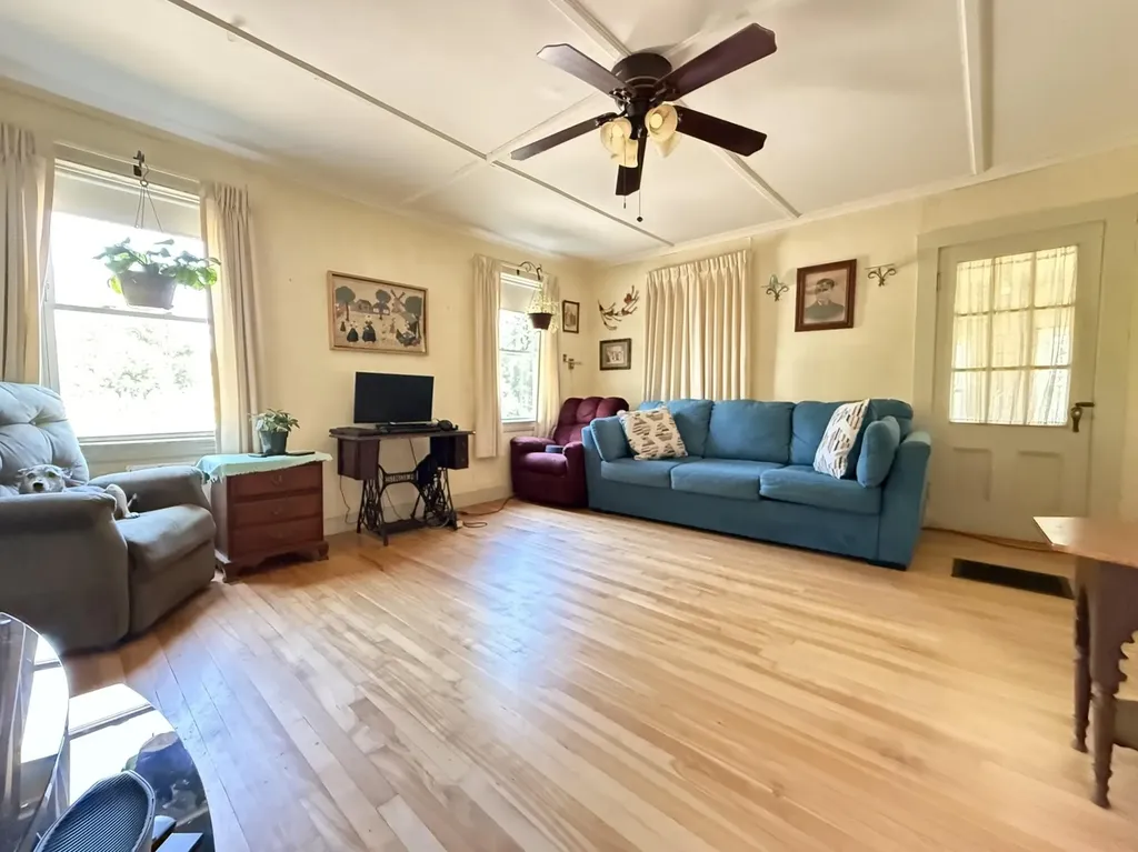 1777 Riverside Drive Auburn ME 04210