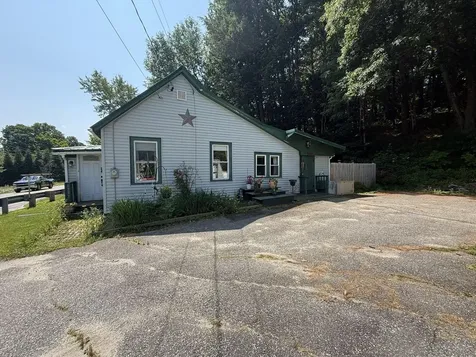 1777 Riverside Drive Auburn ME 04210