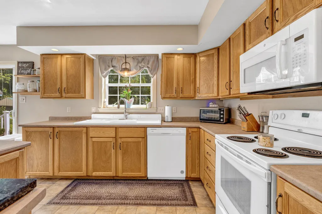 210 Scotts Point Road Clifton ME 04428