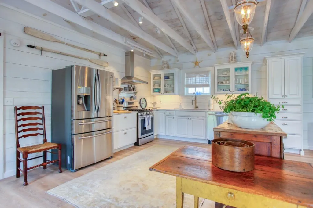 32 Murray Hill Road Boothbay ME 04544