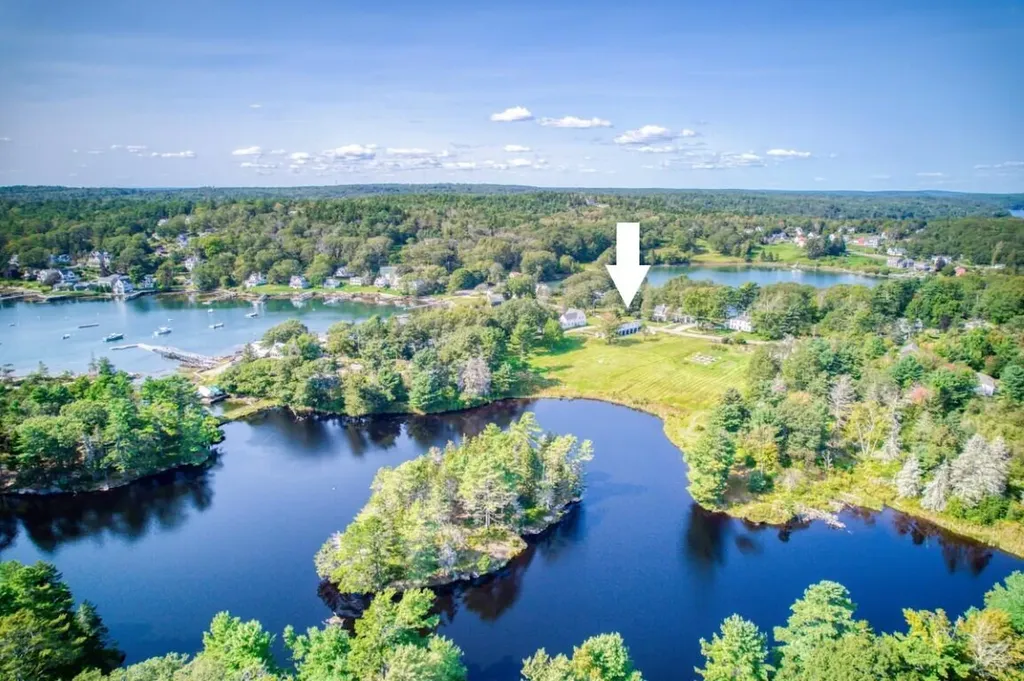 32 Murray Hill Road Boothbay ME 04544