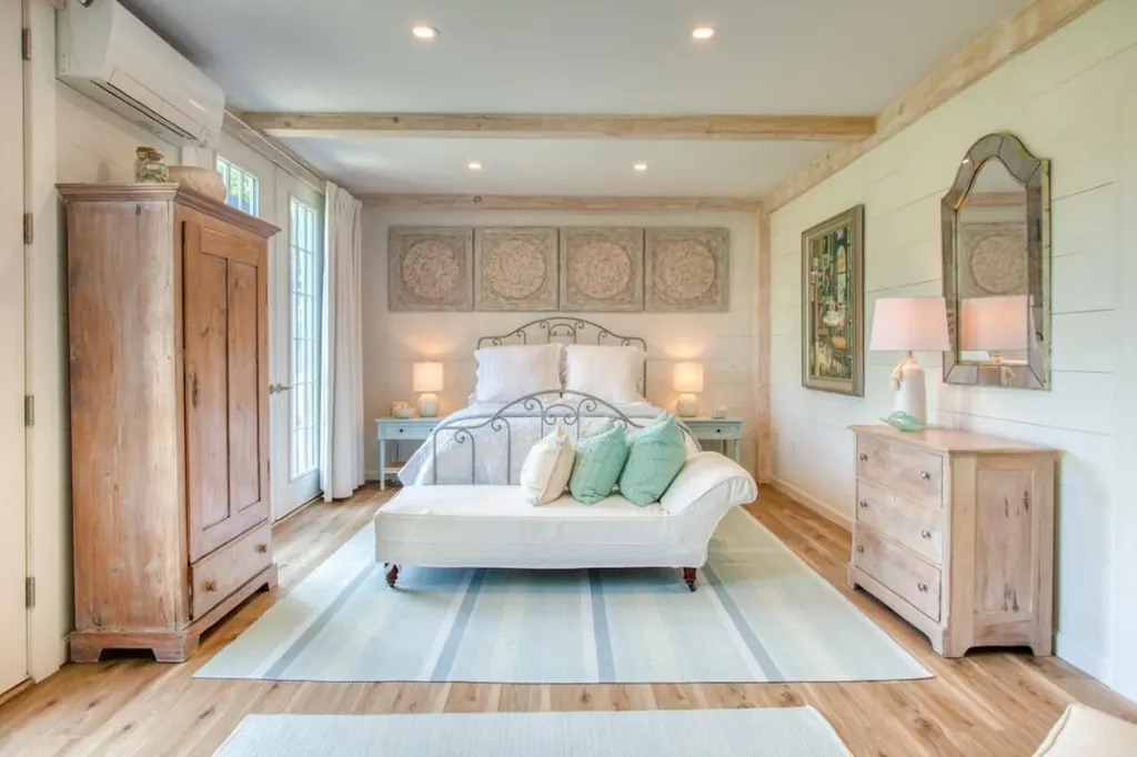 32 Murray Hill Road Boothbay ME 04544