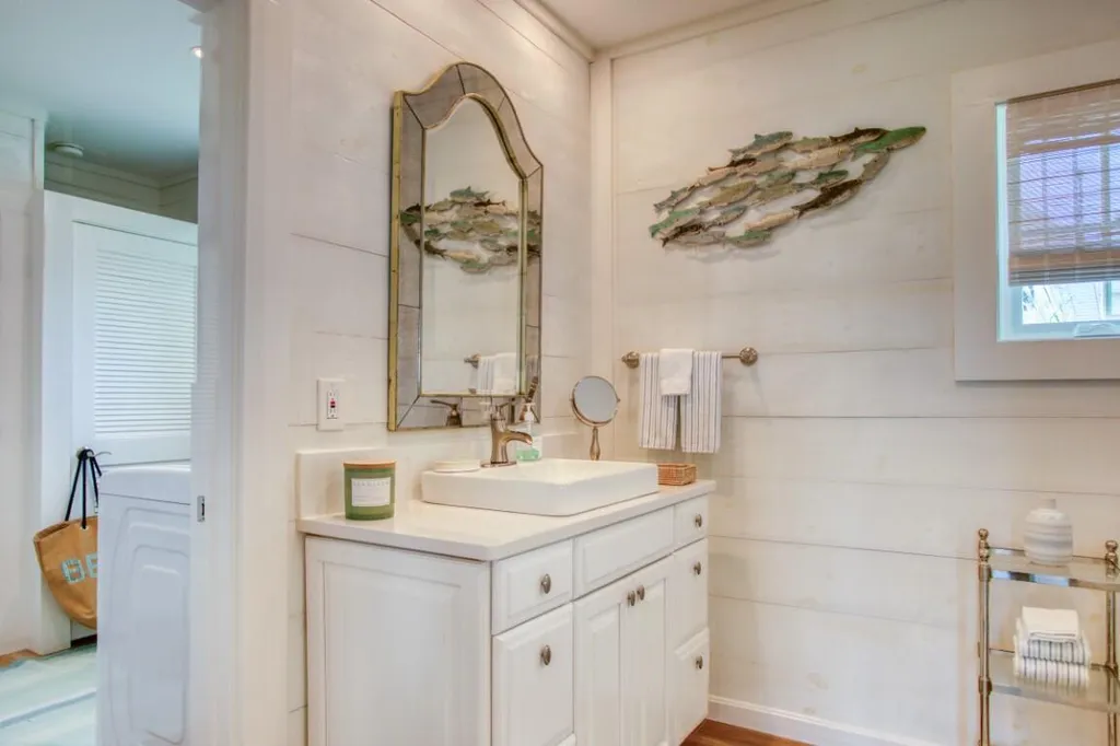 32 Murray Hill Road Boothbay ME 04544