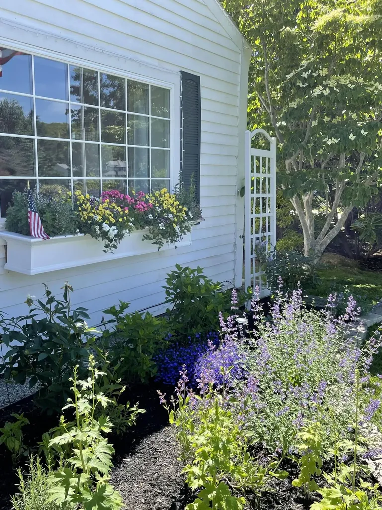 32 Murray Hill Road Boothbay ME 04544
