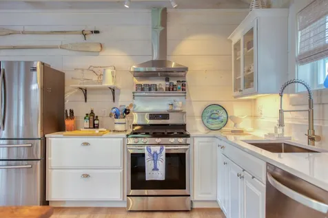 32 Murray Hill Road Boothbay ME 04544