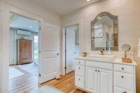 32 Murray Hill Road Boothbay ME 04544
